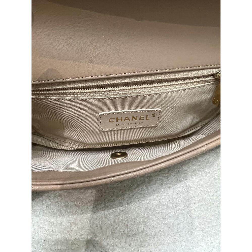 Chanel Beige Quilted Leather Chain Flap Bag - Picture 6 of 8